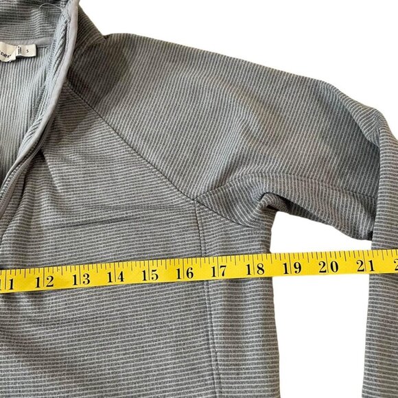 Vineyard Vines Full Zip Asymetrical Fleece Women’s Size Small Gray Striped - Picture 3 of 5